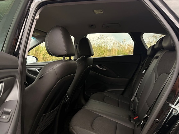 Hyundai i30 25 of 27