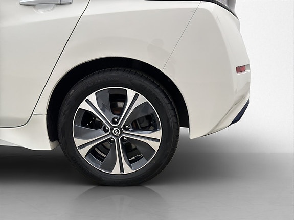 Nissan Leaf 29 of 30