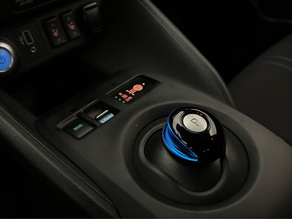 Nissan Leaf 24 of 30