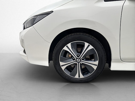 Nissan Leaf 28 of 30