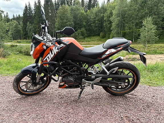 KTM 125 Duke 3 of 4