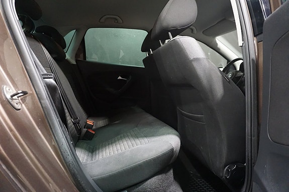 Volkswagen Polo 10 of 21