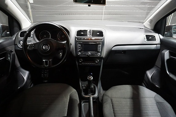Volkswagen Polo 12 of 21