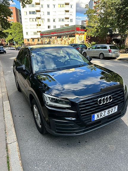 Audi Q2 2 of 6