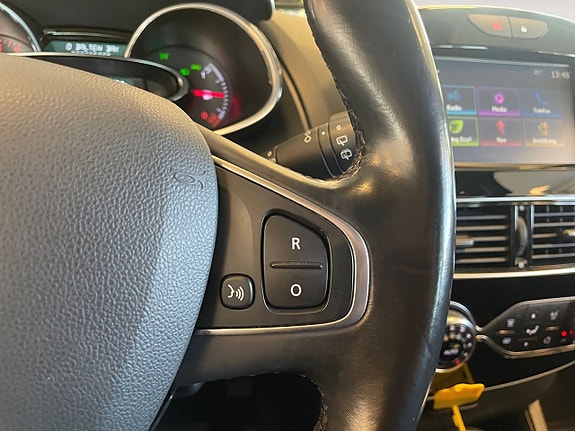 Renault Clio 21 of 25
