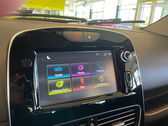 Renault Clio 23 of 25