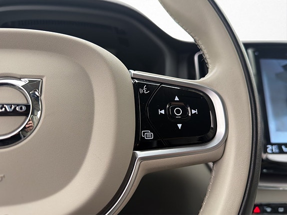 Volvo XC60 22 of 30