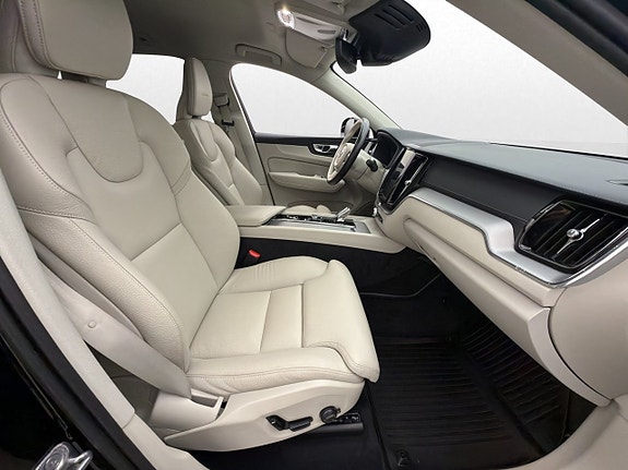 Volvo XC60 17 of 30