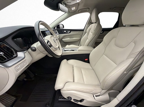 Volvo XC60 14 of 30