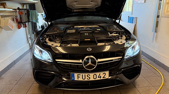 Mercedes-Benz E63 7 of 7