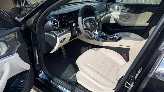 Mercedes-Benz E63 5 of 7