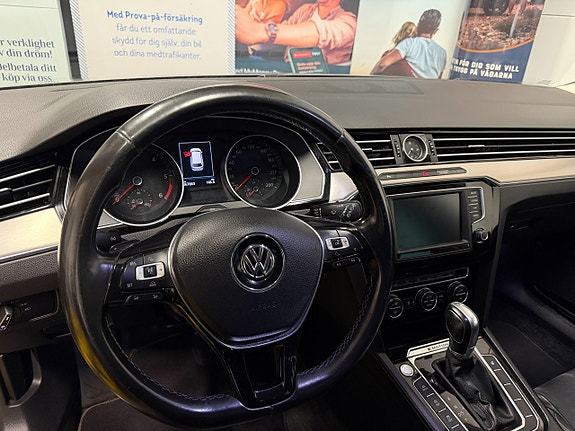 Volkswagen Passat 25 of 30