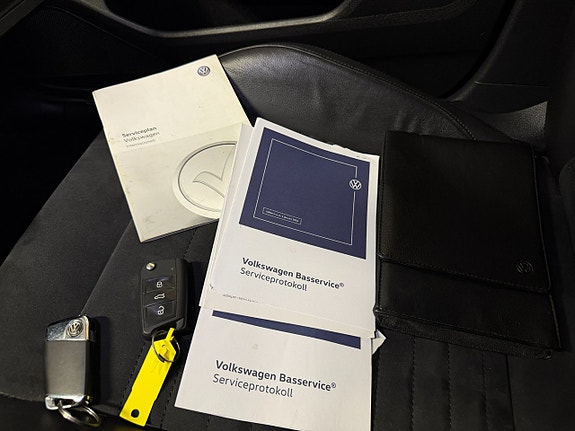 Volkswagen Passat 27 of 30