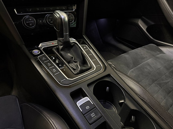 Volkswagen Passat 26 of 30