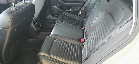 Volkswagen Passat 22 of 26