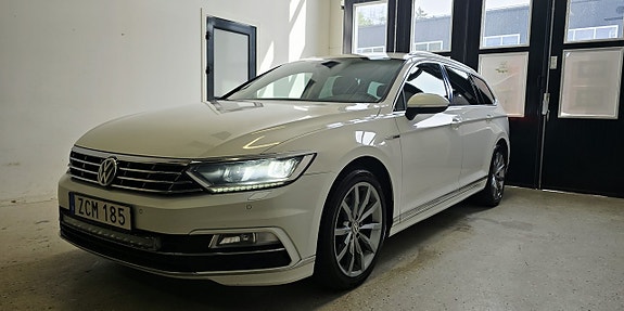 Volkswagen Passat 2 of 26