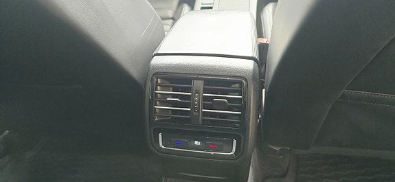 Volkswagen Passat 23 of 26