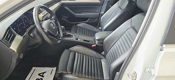 Volkswagen Passat 14 of 26