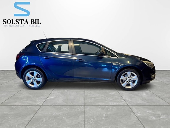 Opel Astra 2 of 13