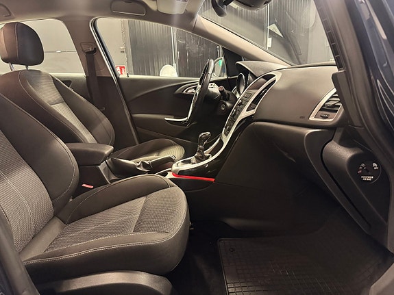Opel Astra 9 of 13