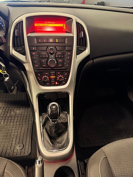 Opel Astra 11 of 13
