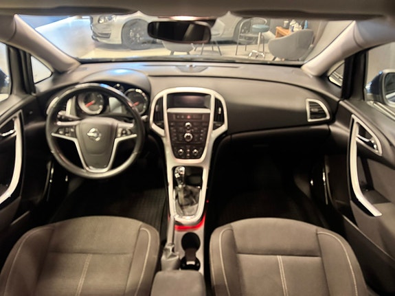 Opel Astra 10 of 13