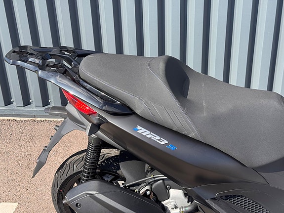 Piaggio MP3 310 Sport 3 of 5