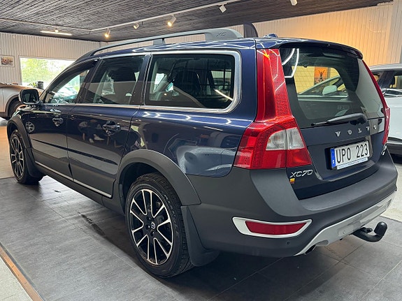 Volvo XC70 4 of 15