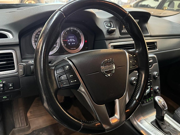 Volvo XC70 9 of 15