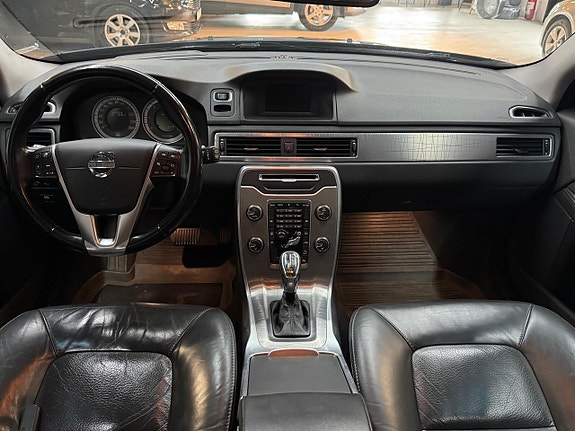 Volvo XC70 6 of 15