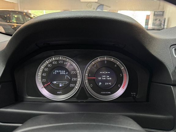 Volvo XC70 10 of 15