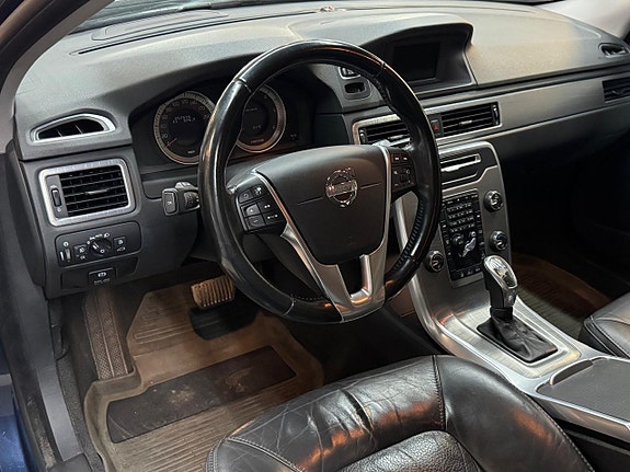 Volvo XC70 7 of 15