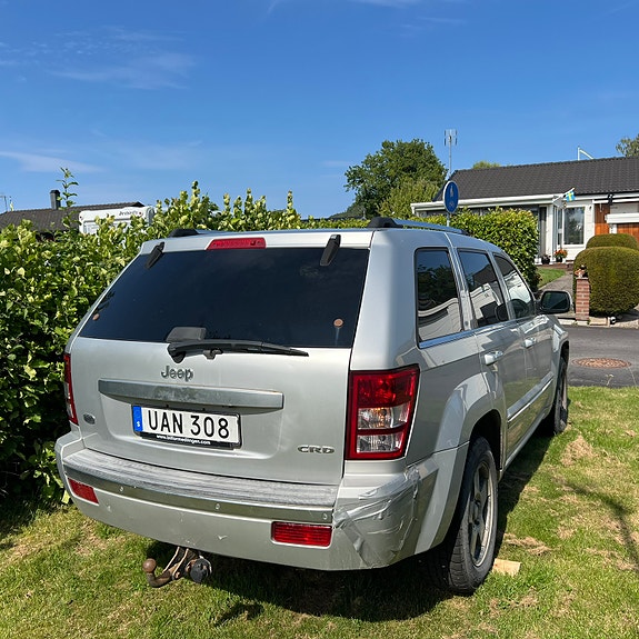 Jeep Grand Cherokee 3 of 6