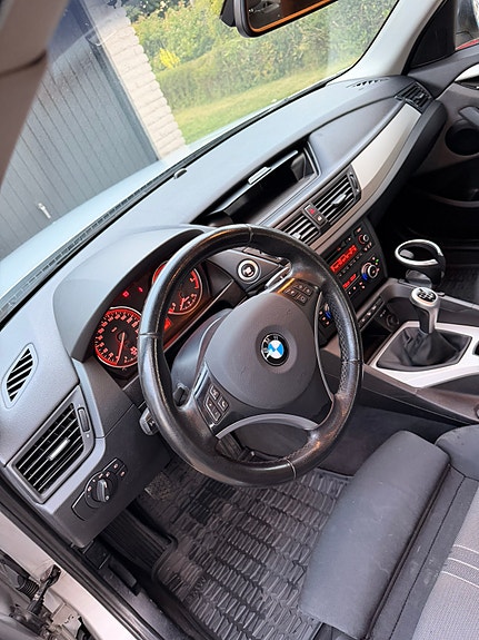 BMW X1 8 of 8
