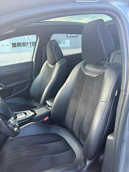 Peugeot 308 7 of 9