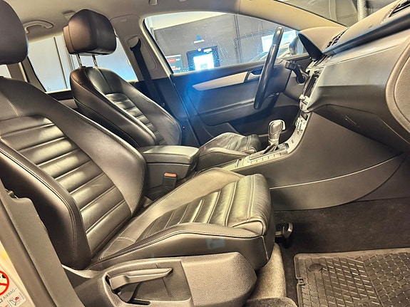 Volkswagen Passat Alltrack 6 of 16