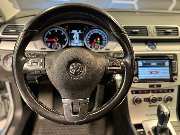 Volkswagen Passat Alltrack 11 of 16