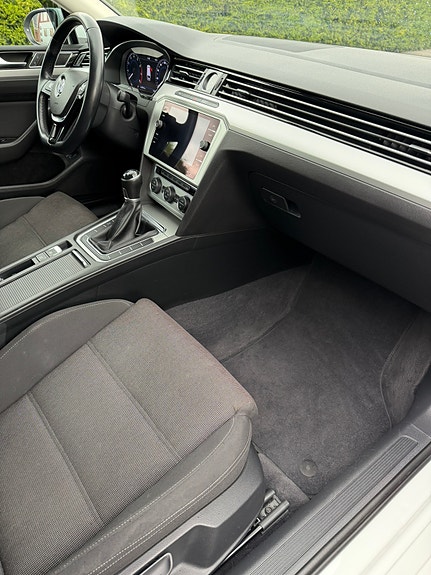 Volkswagen Passat 19 of 20