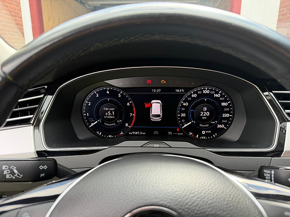 Volkswagen Passat 12 of 20