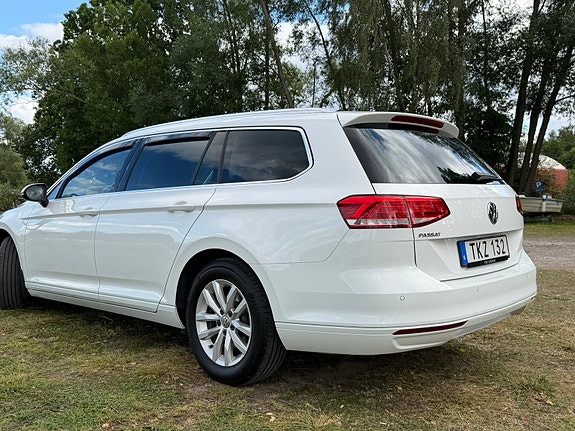 Volkswagen Passat 4 of 20