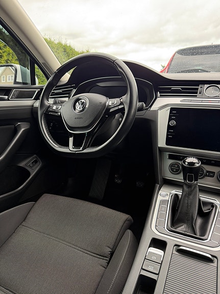 Volkswagen Passat 15 of 20