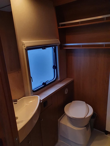 Knaus Royale 560 4 of 13
