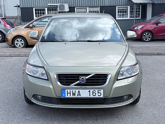 Volvo S40 3 of 10