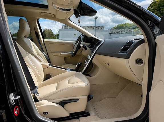 Volvo XC60 10 of 20