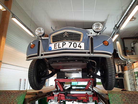 Citroen 2CV 9 of 10