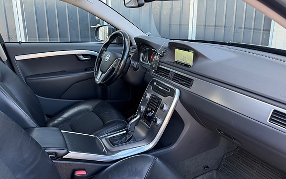 Volvo V70 11 of 14