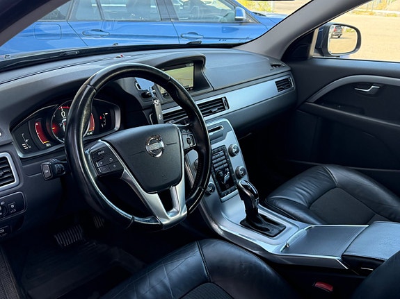Volvo V70 8 of 14