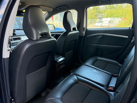 Volvo V70 10 of 14