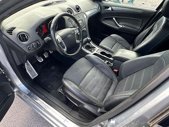 Ford Mondeo 7 of 9