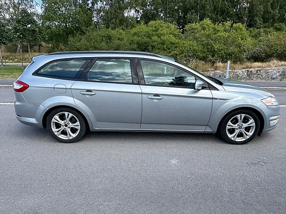 Ford Mondeo 3 of 9